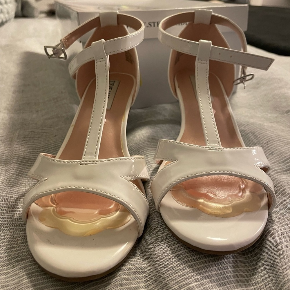 Girls Steve Madden low heel
